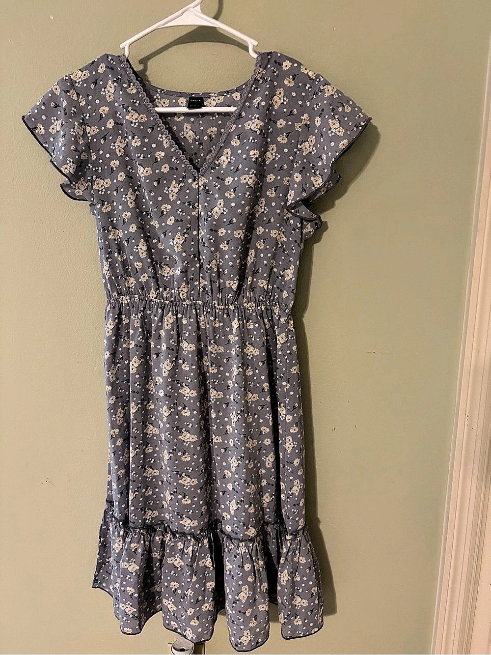 SHEIN Floral Ruffle Midi Dress in light blue  & White Size Small